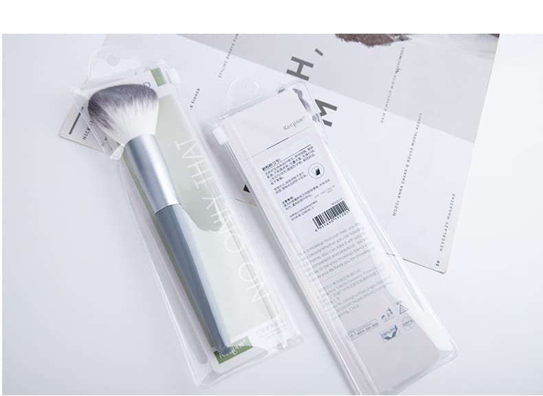 Best Selling Good Quality 1 pieces makeup brush.jpg