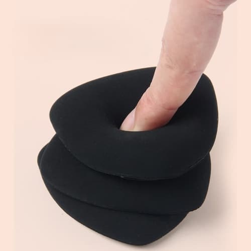 Triangle puff, black pineapple design, dual-use for wet and dry, fits skin perfectly, ideal for cushion foundation and BB cream_WH_500x500px.jpg